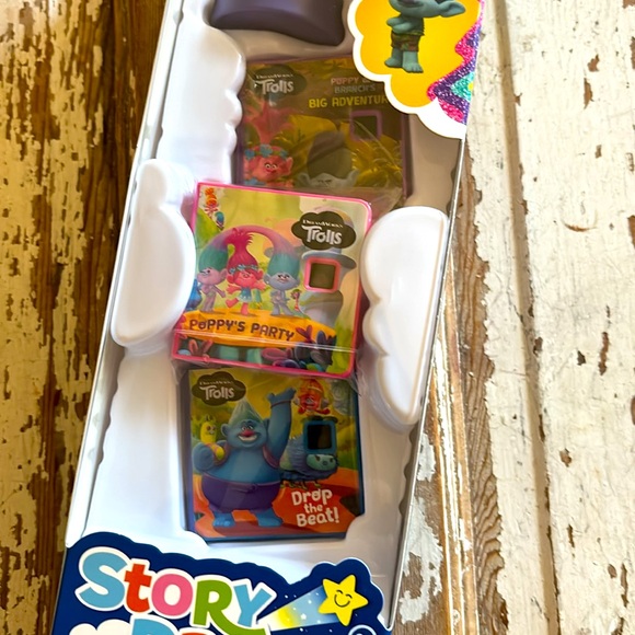 Little Tikes Story Dream machine - Trolls - hug, sing & dance NEW - Picture 3 of 4